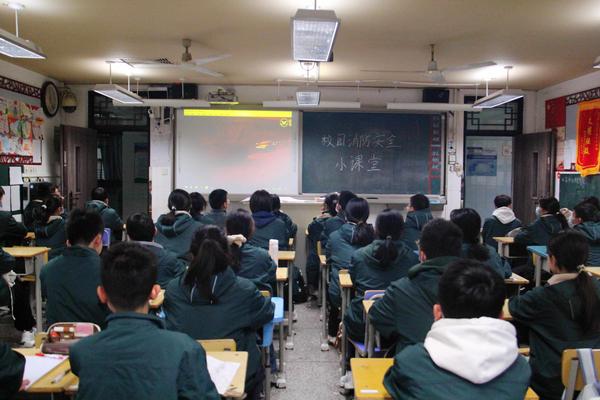 3.各班开展校园消防安全小课堂