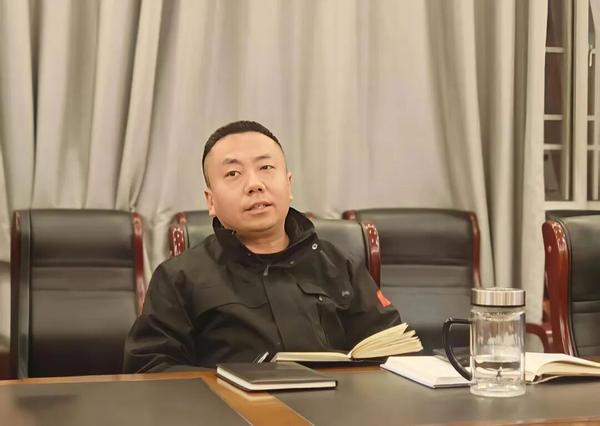 七初东校区党支部书记楚东升作总结发言 七初东校区党支部书记楚东升作总结发言