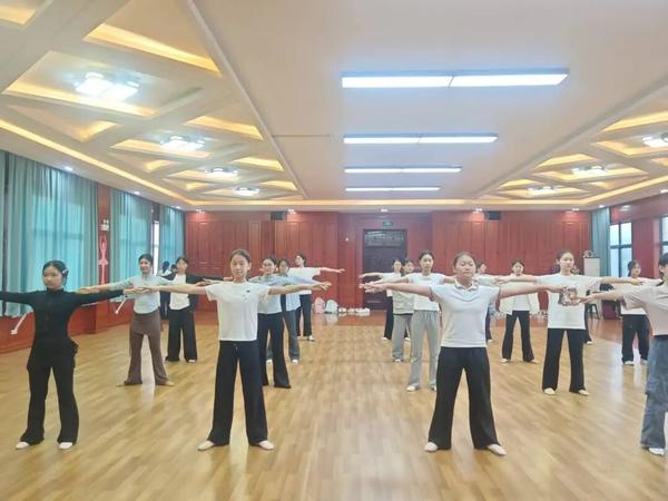 舞蹈社团1